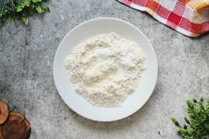 Клубничный пирог с пахтой - фото шаг 6