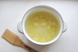 Овощной суп с сырными шариками - фото шаг 2