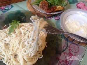 Спагетти с сыром и сливками - фото шаг 9