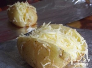 Печеная картошка в духовке - фото шаг 4
