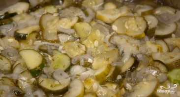 Салат из огурцов на зиму - фото шаг 9