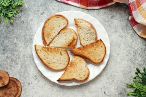 Бутерброды с горбушей консервированной - фото шаг 6