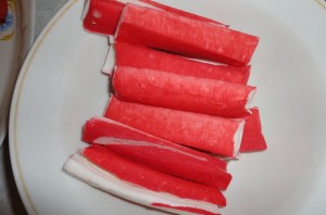 Крабовое мясо в кляре - фото шаг 1