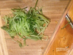 Салат с кальмарами и корейской морковью - фото шаг 5