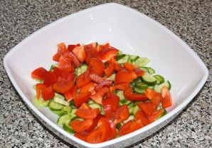 "Греческий салат" с брынзой - фото шаг 2