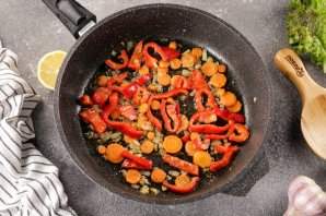 Жареный рис с морепродуктами - фото шаг 10