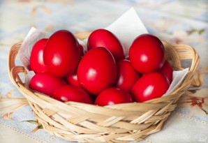 Красные пасхальные яйца - фото шаг 2