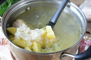 Рисовый суп с чесноком - фото шаг 4