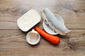 Намазка из сельди, плавленого сыра и моркови - фото шаг 1