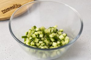 Салат с огурцом, яблоком и сельдереем - фото шаг 3