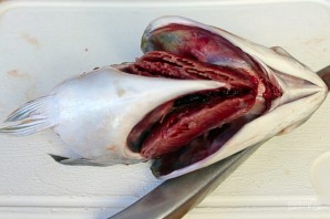 Рыбный суп из головы желтохвоста и овощей - фото шаг 1