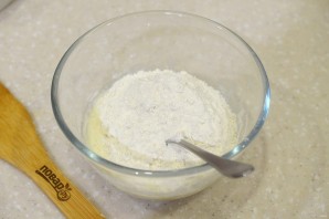 Лепешки сырные на сковороде - фото шаг 3