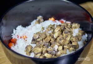 Грибной салат с креветками и рисом - фото шаг 5
