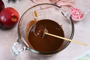 Шоколадные кейк-попсы - фото шаг 15