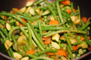 Овощи, жареные на сковороде - фото шаг 3