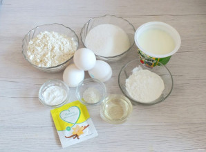 Кекс на йогурте в мультиварке - фото шаг 1