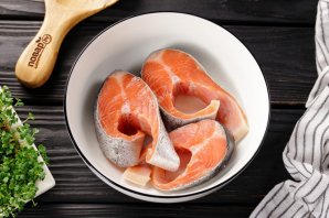 Красная рыба в аэрогриле - фото шаг 2