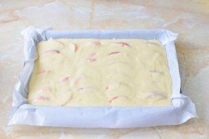 "Шарлотка" на белках - фото шаг 9