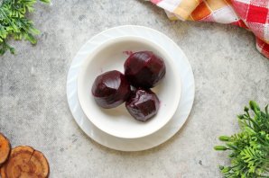 Свекла с черносливом - фото шаг 2