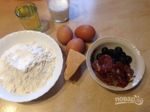 Соленые кексики с оливками и вялеными помидорами - фото шаг 1