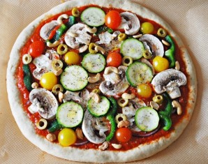 Вегетарианская пицца с грибами - фото шаг 7