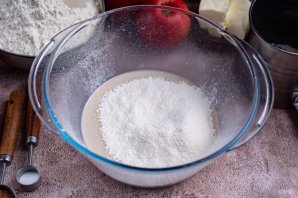 Печеные пирожки с яблоками - фото шаг 4