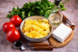 Салат с сыром, ананасом и помидорами - фото шаг 1