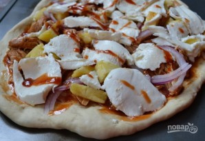 Мини-пицца с курицей и ананасом - фото шаг 10