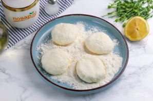 Сырники, запеченные в духовке - фото шаг 5