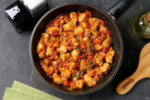 Курица тушёная в кисло-сладком соусе с болгарским перцем - фото шаг 7