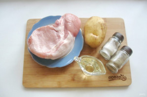 Свиная корейка с картофелем в духовке - фото шаг 1