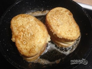 Теплый сэндвич с сыром и помидором - фото шаг 9