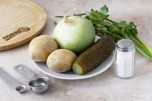 Салат из редьки и картофеля - фото шаг 1