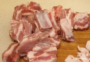 Свиные ребра, тушенные с картошкой - фото шаг 1