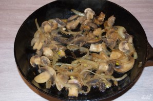 Филе индейки с грибами в духовке - фото шаг 3