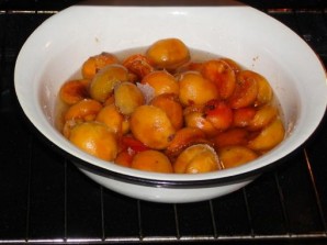 Варенье из абрикосов с винным уксусом в духовке - фото шаг 3