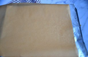 Рулет из фарша с яйцом - фото шаг 7