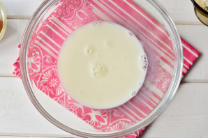 Сырные лепешки на молоке - фото шаг 2