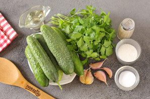 Салат из огурцов с чесноком на зиму - фото шаг 1