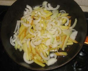 Картошка на сковороде - фото шаг 4