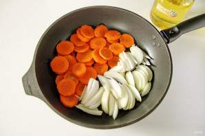 Свинина с морковью в духовке - фото шаг 2