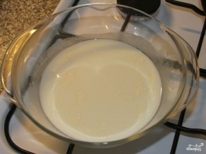 Блины на кислом молоке без яиц - фото шаг 1