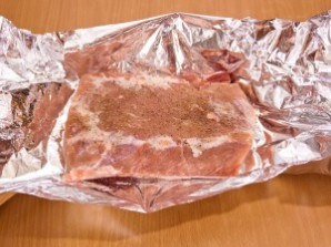 Мясо в слоеном тесте - фото шаг 1
