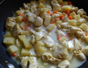 Куриное филе с соусом карри и овощами - фото шаг 6