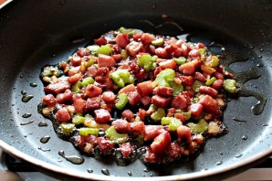 Паста с беконом и томатным соусом - фото шаг 4