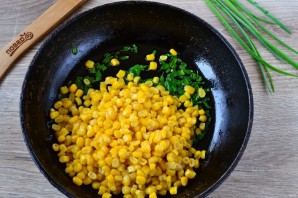 Фриттата с кукурузой и шпинатом - фото шаг 2
