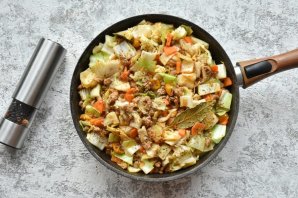 Жаркое из капусты - фото шаг 7
