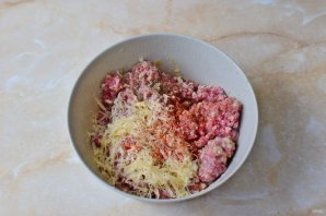 Говяжьи котлеты в духовке - фото шаг 5