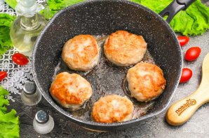 Котлеты с сыром и помидорами - фото шаг 7