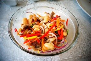 Овощной салат с филе сельди - фото шаг 3